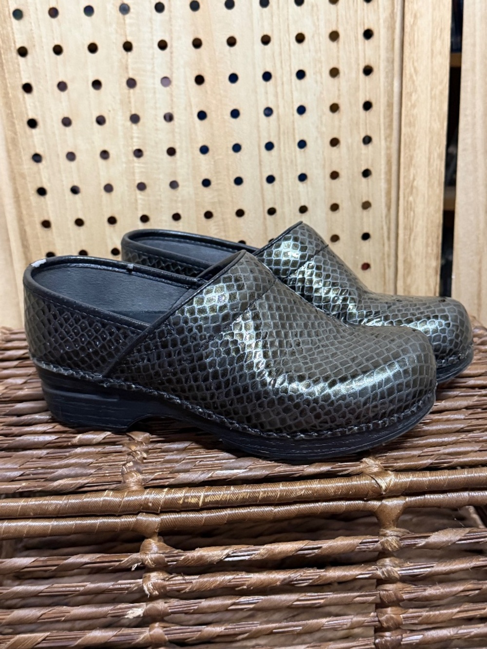 Dansko Patent Embossed Snake Print Professional Clogs Shoes EU 37 US 6.5-7